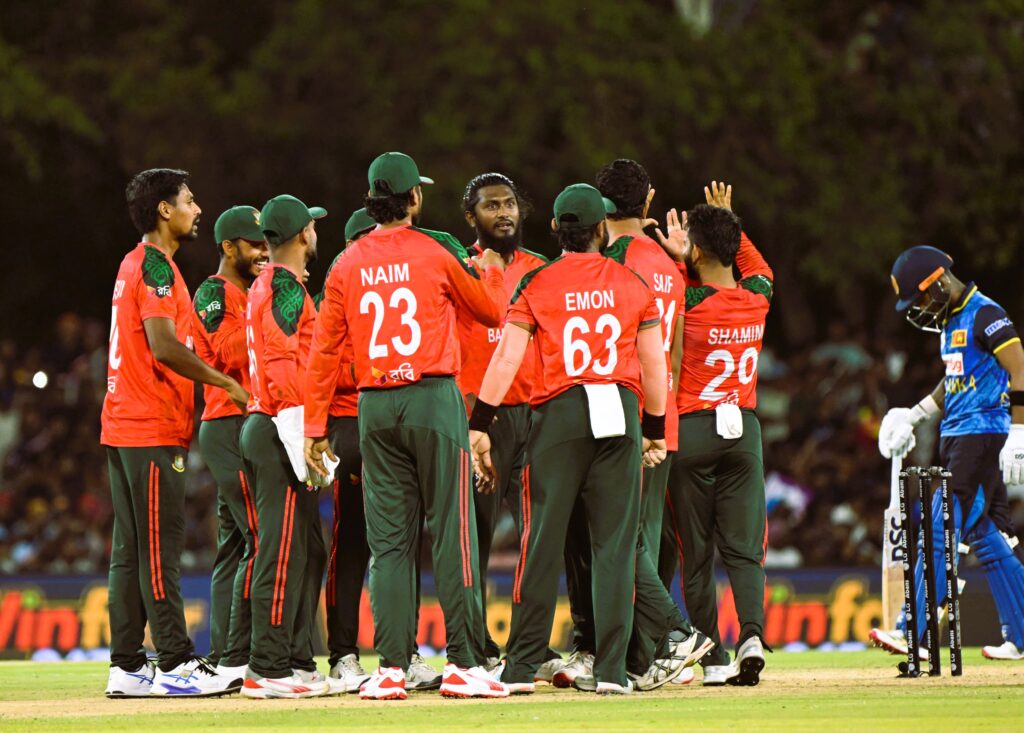 শ্রীলঙ্কাকে গুঁড়িয়ে বিশাল জয় বাংলাদেশের: সিরিজে সমতা ফেরালো টাইগাররা
