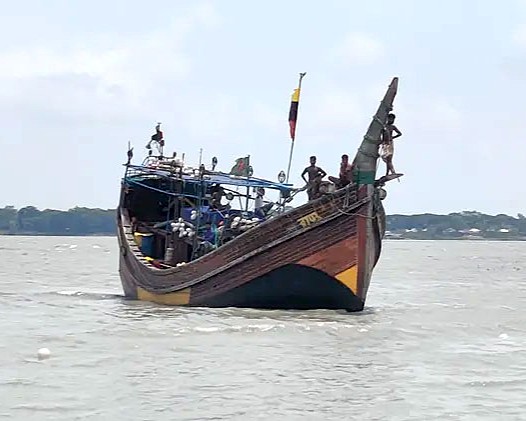 টেকনাফে আরও ১৪ বাংলাদেশি জেলেকে অপহরণ করল আরাকান আর্মি