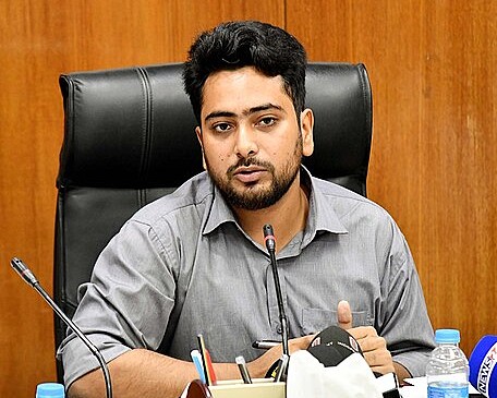 ‘অনেকেই নিজের আখের গুছিয়েছেন’: উপদেষ্টাদের প্রতি চরম অভিযোগ নাহিদ ইসলামের