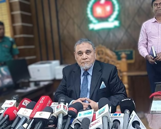 ‘২১ লাখ মৃত ভোটারের নাম বাতিল করেছি, ইসির একার পক্ষে নির্বাচন সামাল দেওয়া সম্ভব নয়’: সিইসি নাসির উদ্দিন