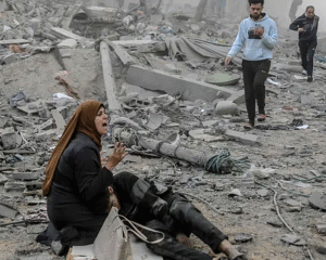 গাজায় ইসরায়েলি হামলায় নিহত ৩, বৃষ্টিতে তাঁবু ডুবি: ট্রাম্পের শান্তি পরিকল্পনায় জাতিসংঘের ভোট কাল