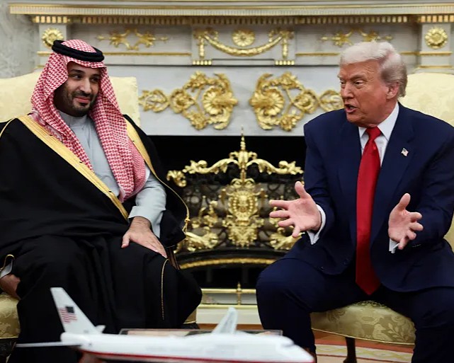 ট্রাম্প-এমবিএস বৈঠক: সৌদিকে মেজর নন-ন্যাটো মিত্র ঘোষণা, ১ ট্রিলিয়ন ডলার বিনিয়োগ করবে এমবিএস