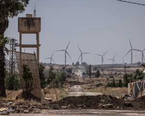 দখলদার ইসরায়েলি বাহিনীর গোলান হাইটসে অগ্রসর: কুনেইত্রায় চেকপয়েন্ট স্থাপন