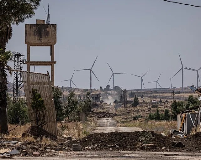 দখলদার ইসরায়েলি বাহিনীর গোলান হাইটসে অগ্রসর: কুনেইত্রায় চেকপয়েন্ট স্থাপন