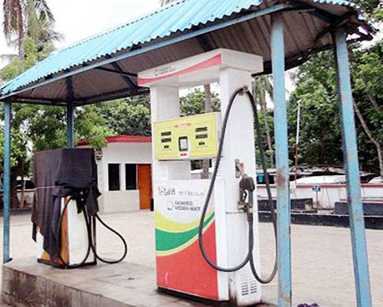 ফেব্রুয়ারি জুড়ে স্বস্তি: চার ধরনের জ্বালানি তেলের দাম কমাল সরকার