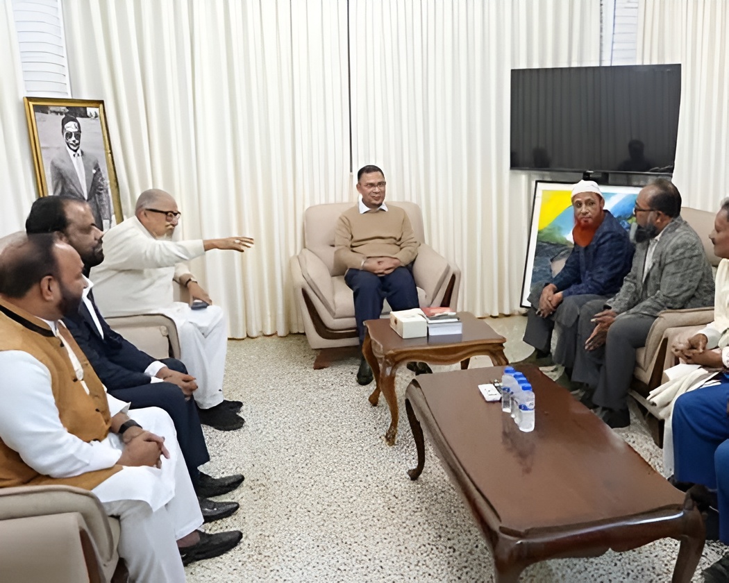 জাতীয় সংসদ নির্বাচনকে সামনে রেখে তারেক রহমানের সাথে ১২ দলীয় জোটের শীর্ষ নেতাদের সাক্ষাৎ
