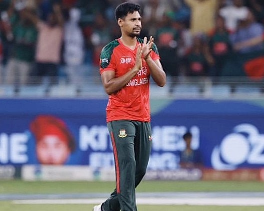ভারতীয় উগ্রবাদের হুমকিতে আইপিএল হাতছাড়া, ৭ বছর পর পিএসএলের বড় চমক মোস্তাফিজুর রহমান