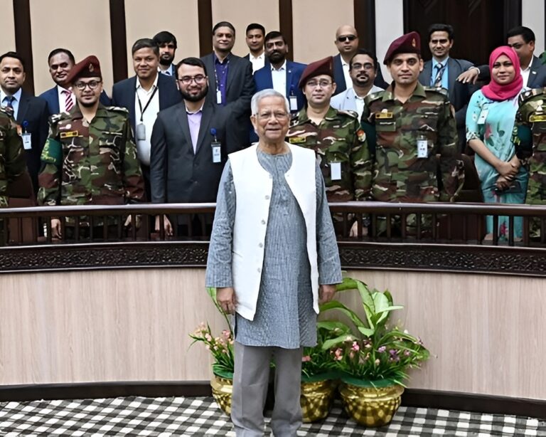 বিদায় নিচ্ছেন ড. ইউনূস: দায়িত্ব হস্তান্তরের মাধ্যমে শেষ হচ্ছে অন্তর্বর্তী সরকারের ১৮ মাসের অভিযাত্রা