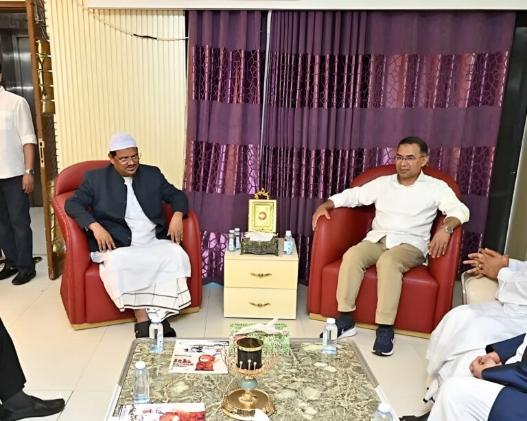রাজনৈতিক ঐক্যের ধারাবাহিকতায় ইসলামী আন্দোলন বাংলাদেশের আমিরের সাথে তারেক রহমানের সৌজন্য সাক্ষাৎ