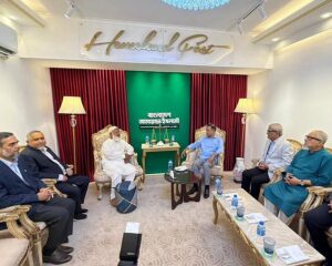 তারেক রহমানকে ‘ভবিষ্যৎ প্রধানমন্ত্রী’ হিসেবে অভিনন্দন জামায়াত আমিরের: রাজনীতিতে নতুন যুগের সূচনা