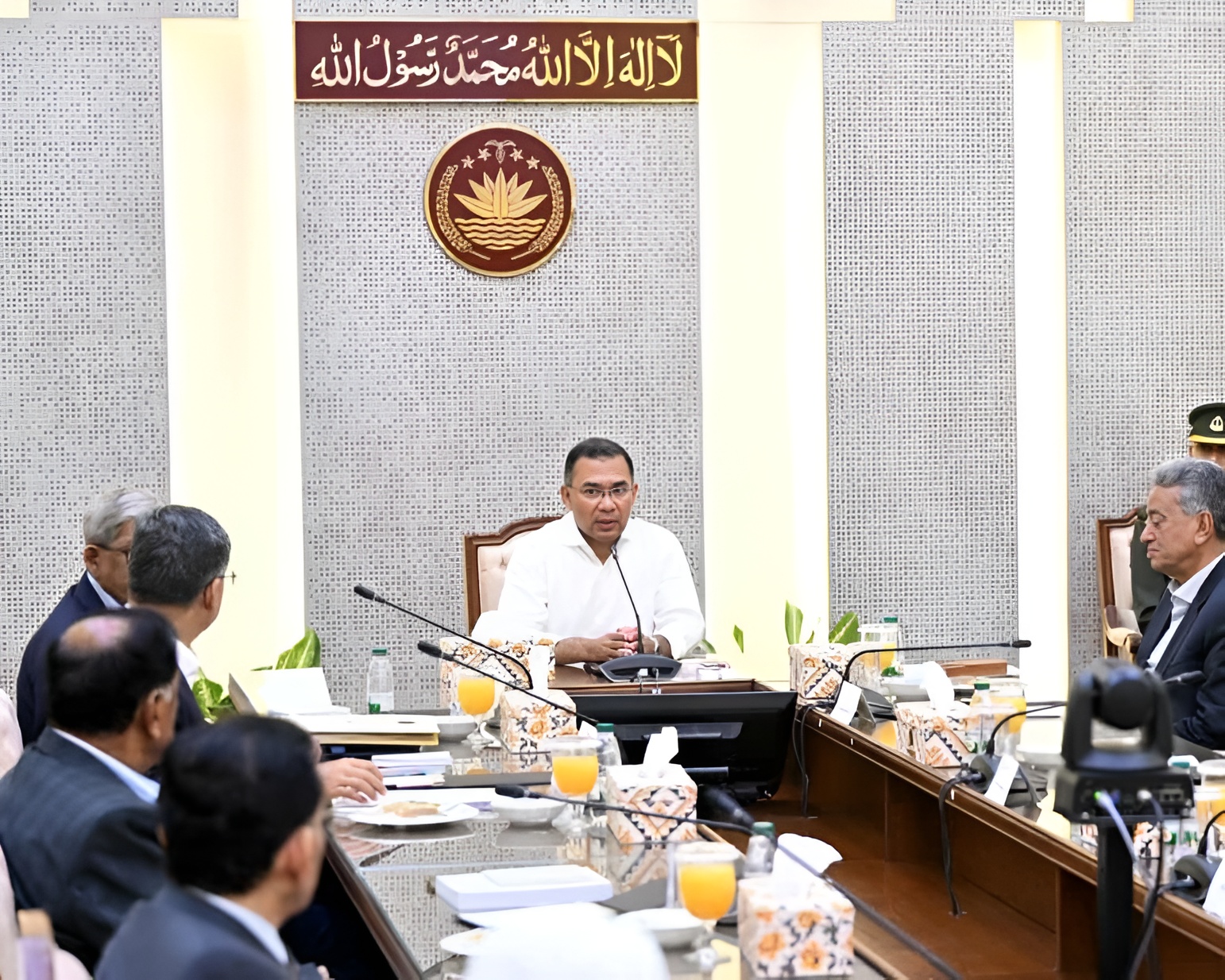 নতুন সরকারের ১৮০ দিনের লক্ষ্যমাত্রা: জুলাই সনদ বনাম প্রশাসনিক অগ্রাধিকার