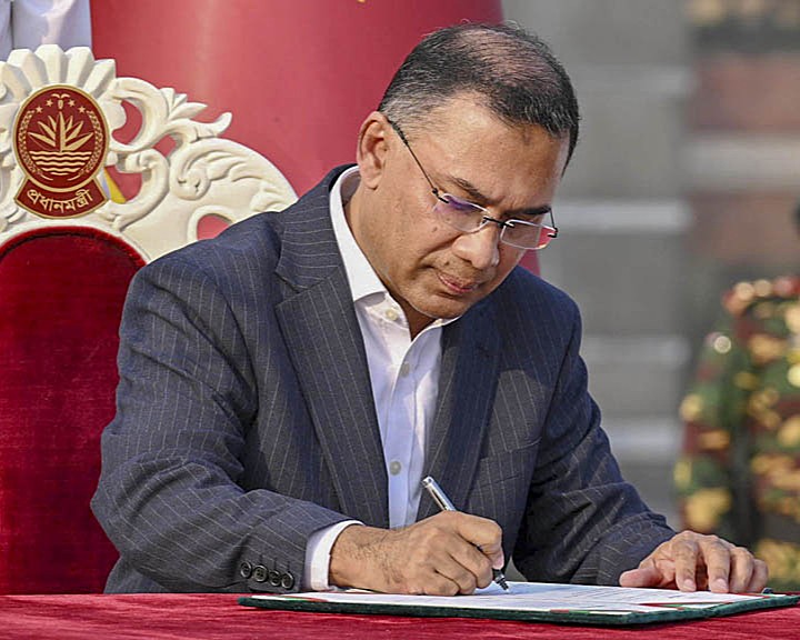 নতুন প্রধানমন্ত্রীর দায়িত্ব গ্রহণ: কাল স্মৃতিসৌধে শ্রদ্ধা জানিয়ে সচিবালয়ে দাপ্তরিক কার্যক্রম শুরু করবেন তারেক রহমান