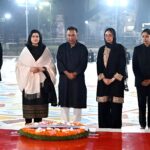 শহীদ মিনারে প্রথম প্রহরে রাষ্ট্রপতি ও প্রধানমন্ত্রীর শ্রদ্ধা: একুশের চেতনায় সিক্ত জাতি