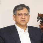 চাঁদাবাজির বিরুদ্ধে কঠোর বার্তা স্বরাষ্ট্রমন্ত্রীর: পুলিশের শীর্ষ পদে বড় রদবদলের ঘোষণা