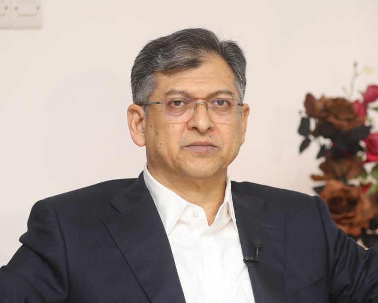 চাঁদাবাজির বিরুদ্ধে কঠোর বার্তা স্বরাষ্ট্রমন্ত্রীর: পুলিশের শীর্ষ পদে বড় রদবদলের ঘোষণা