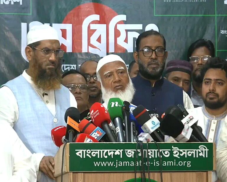 সারাদেশে হামলা বন্ধ ও জুলাই সনদ কার্যকরের দাবি: নির্বাচন কমিশনের দ্বিমুখী আচরণের অভিযোগে জামায়াত আমির