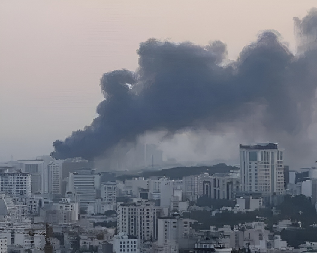 ইরানের পারমাণবিক স্থাপনায় হামলা ও ইসরায়েলে ইরানের পাল্টা মিসাইল বর্ষণ: যুদ্ধের চরম অবনতি