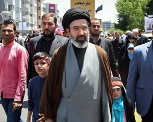 ইরানের নতুন সর্বোচ্চ নেতা নির্বাচিত হলেন মোজতবা খামেনি; তেহরানে লাখো মানুষের সমর্থন