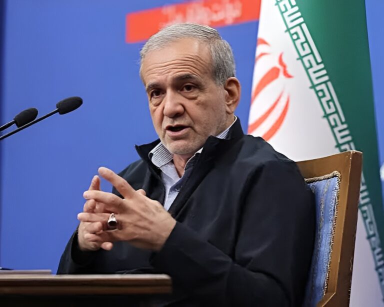 ট্রামের মতে ইসলামাবাদে আজই চুক্তি অন্যদিকে মাথা নত না করার হুঁশিয়ারি ইরানের প্রেসিডেন্ট পেজেশকিয়ানের।