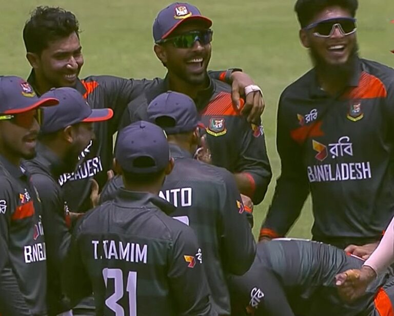 মিরপুরে নাহিদ রানার বোলিং তোপ ও তানজিদের ব্যাটিং তান্ডবে নিউজিল্যান্ডকে হারিয়ে সিরিজে ফিরল বাংলাদেশ