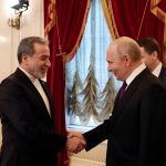 মধ্যপ্রাচ্যে শান্তি ফেরাতে সর্বাত্মক সহযোগিতার আশ্বাস পুতিনের; আরাঘচির সাথে সেন্ট পিটার্সবার্গে বৈঠক