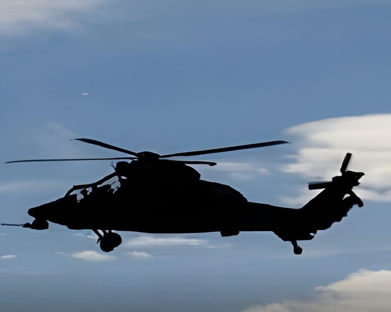 মার্কিন উদ্ধারকারী হেলিকপ্টারও ভূপাতিত; পাইলটদের জন্য পুরস্কার ঘোষণা ইরানের