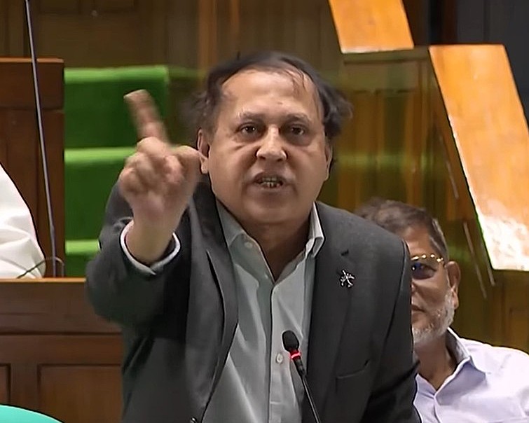 সংসদ সদস্য আব্দুল ওয়াদুদ ভুঁইয়ার ‘আঙুল চুষবে না’ মন্তব্য নিয়ে তোলপাড়; বিরোধীদলীয় নেতার কড়া প্রতিবাদ