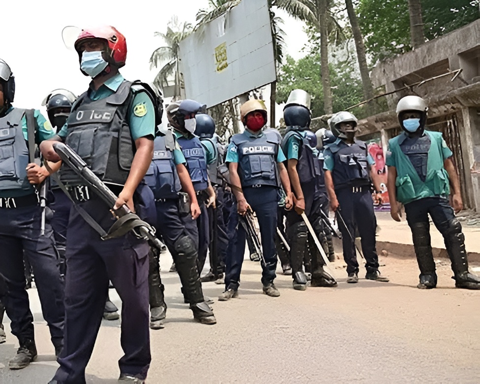 দেশব্যাপী চাঁদাবাজবিরোধী ‘অলআউট’ অ্যাকশন: রাজনৈতিক পরিচয় ছাপিয়ে সহস্রাধিক গ্রেফতার
