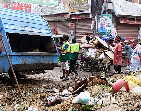দায়িত্বে অবহেলা: প্রধানমন্ত্রীর ঝটিকা পরিদর্শনের পর ঢাকার দুই ডিসিইউ বা আঞ্চলিক কর্মকর্তা বরখাস্ত