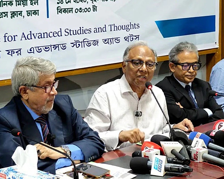 মেগা প্রজেক্ট ছিল দুর্নীতির মাধ্যম, বর্তমান সরকারকে উন্নয়নের ফাঁদ এড়িয়ে চলার পরামর্শ মাহমুদুর রহমানের