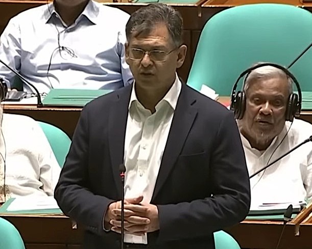 ইসলামী ব্যাংক যেমন ইসলাম নয়, জামায়াতও তেমনি ইসলাম নয়: সংসদে স্বরাষ্ট্রমন্ত্রী সালাহউদ্দিন আহমদ