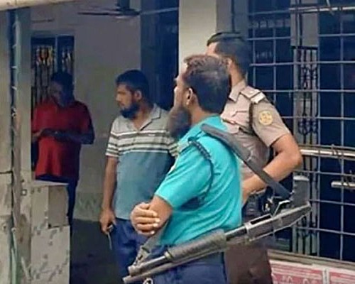 খুলনায় মসজিদে ফজরের নামাজ শেষে আকস্মিক গুলিবর্ষণ: তদন্তে চরমপন্থী ও চোরাই তেল সিন্ডিকেট ইস্যু