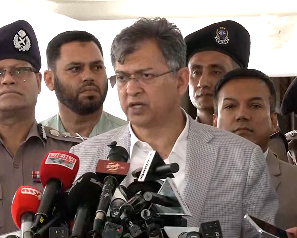 বেনজীরকে ফেরাতে আমিরাতের জবাবের অপেক্ষায় ঢাকা, জোর করে ‘পুশ ইন’ দ্বিপাক্ষিক সম্পর্কে নেতিবাচক প্রভাব ফেলবে: স্বরাষ্ট্রমন্ত্রী