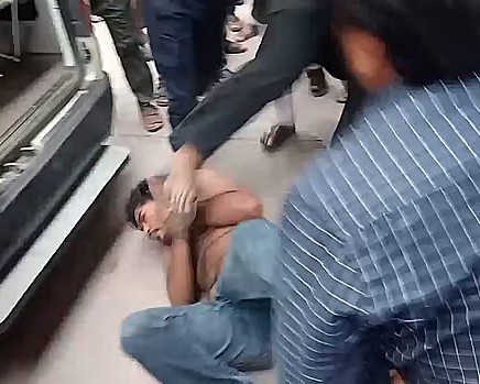রাবিতে ৩ শিক্ষার্থীকে কয়েক দফায় বেধড়ক পিটুনি: রাকসু ও শিবির নেতাদের বিরুদ্ধে অভিযোগ, থমথমে ক্যাম্পাস