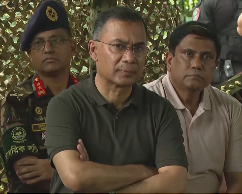 “এক সেনা পরিবারে বড় হয়েছি, সেনাসদস্যদের কাছে এলে শৈশবের স্মৃতি মনে পড়ে”: বরিশালে মহড়া পরিদর্শনে প্রধানমন্ত্রী তারেক রহমান