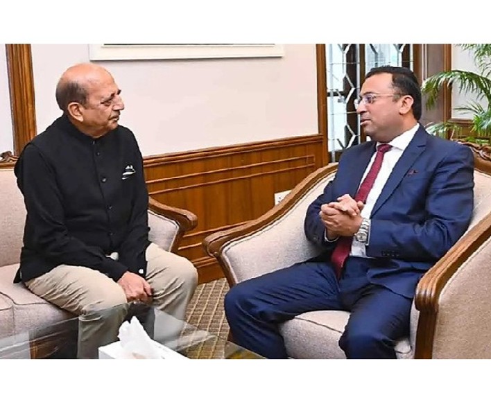 পলাতক শেখ হাসিনা যেন ভারত থেকে রাজনৈতিক বক্তব্য দিতে না পারেন, ভারতীয় দূতকে বার্তা পররাষ্ট্র উপদেষ্টার
